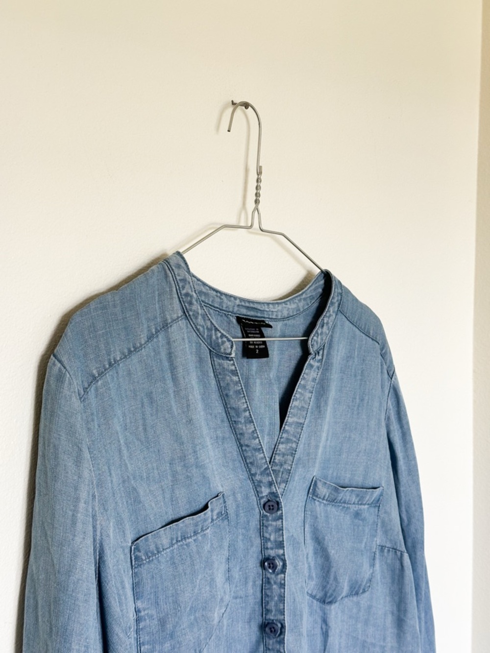 torrid Light Wash Chambray Button-Front Peplum Shirt Size 2 - Picture 2 of 2